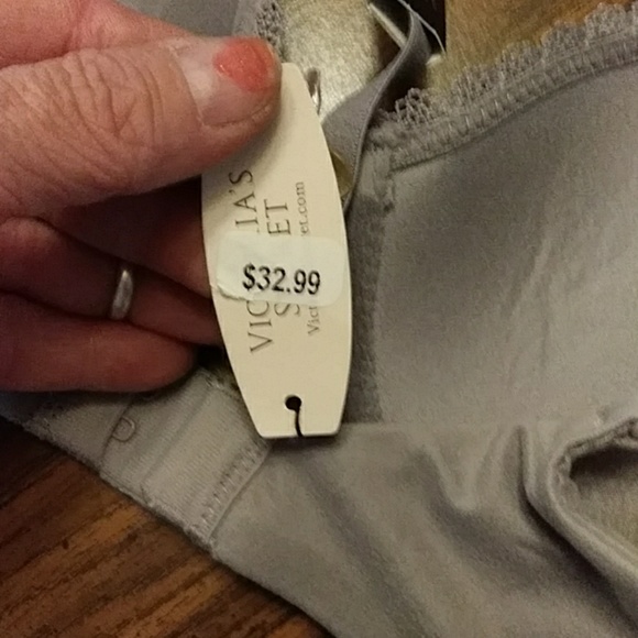 Victoria Secret perfect coverage bra size 32c - Picture 4 of 4